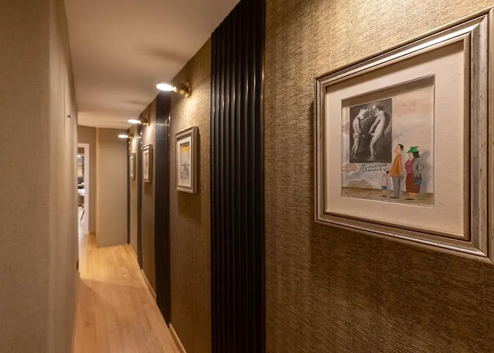 Helmirage Frattina 4* Rome